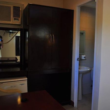 Club Manila East Taytay Apartment Exterior foto